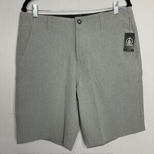 NWT Volcom Gray Mens Shorts | Size 32 | Back zip pocket